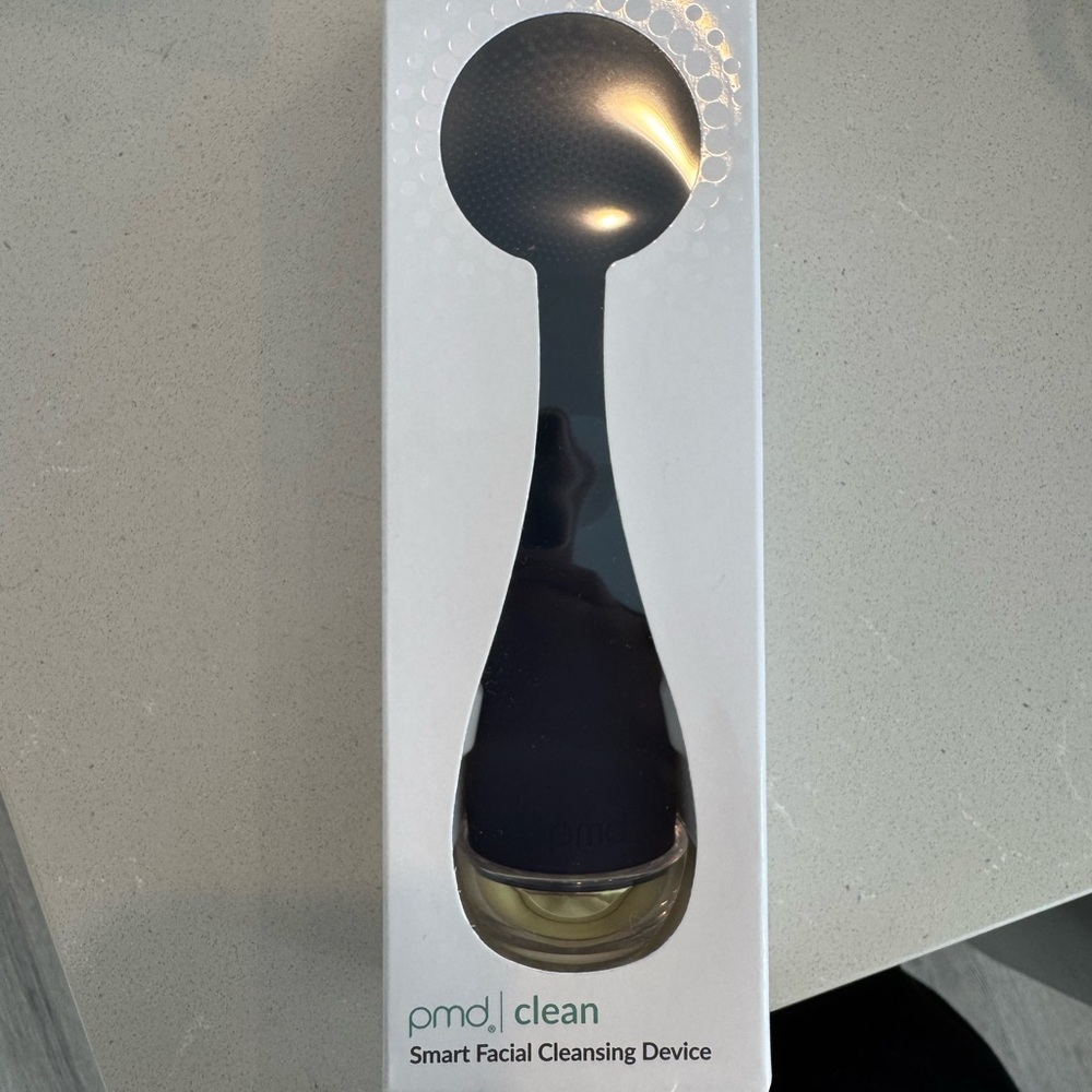 PMD Clean Facial Cleansing Device - Black and Gold